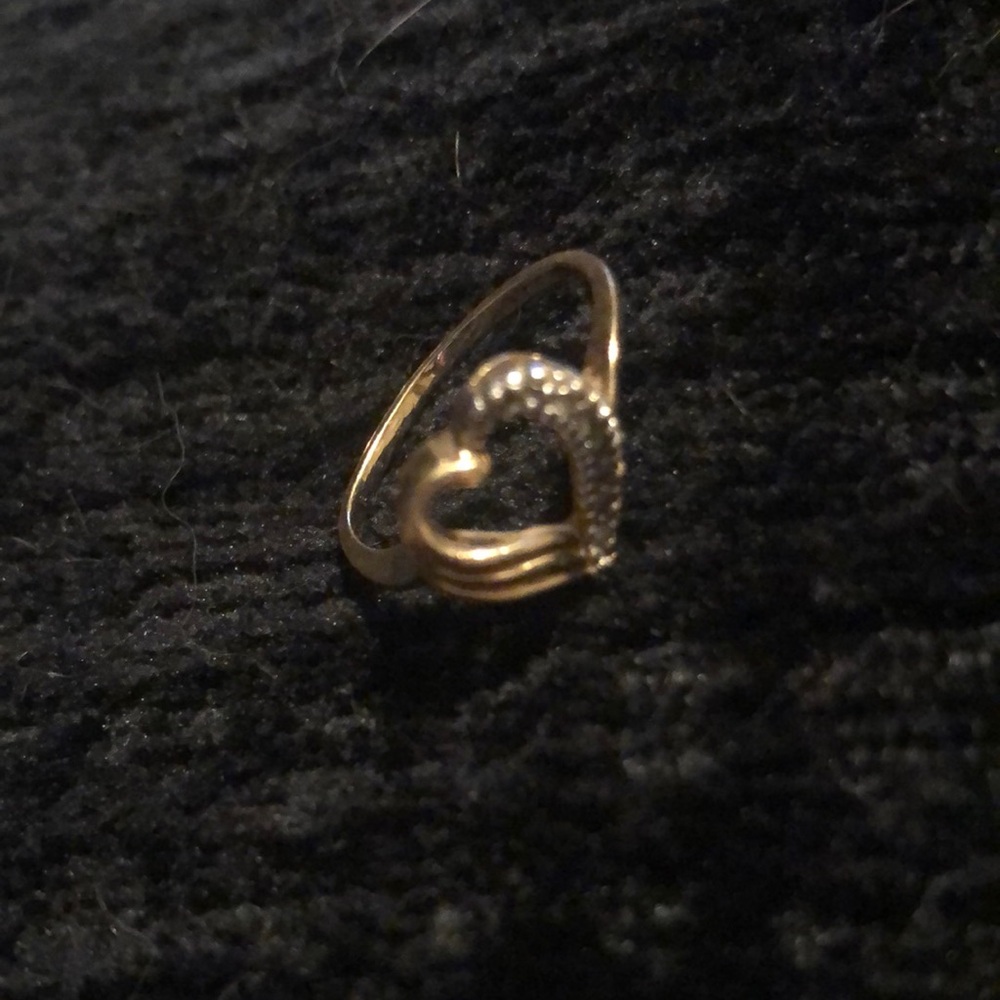 Elegant Gold Heart Ring